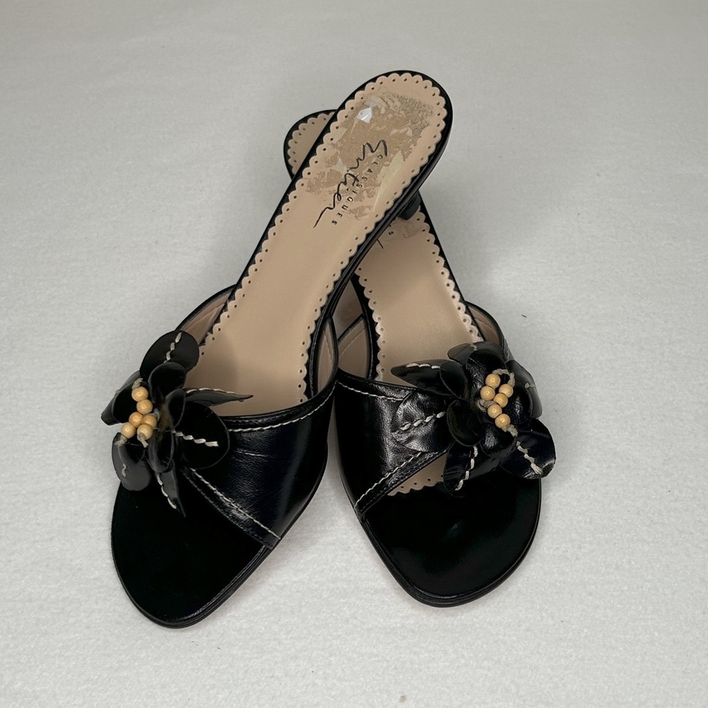 Elegant Black Women's Sandals with Floral Detail